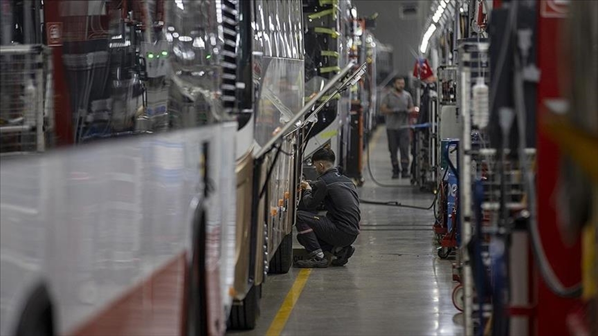 Türkiye'den geçen sene 3,3 milyar doların üzerinde otobüs, minibüs ve