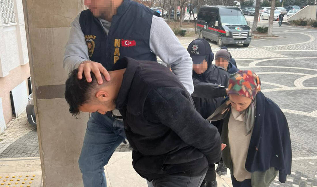 Konya'nın Akşehir ilçesinde düzenlenen uyuşturucu operasyonunda gözaltına alınan 2 şüpheli