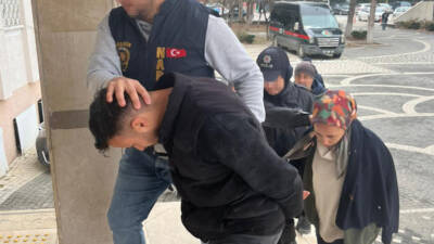 Konya'nın Akşehir ilçesinde düzenlenen uyuşturucu operasyonunda gözaltına alınan 2 şüpheli