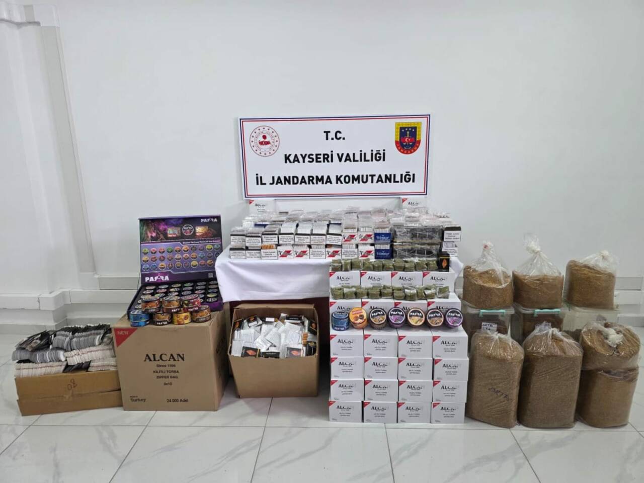 Kayseri'nin Develi ilçesinde 26 bin 240 bandrolsüz makaron (filtreli sigara
