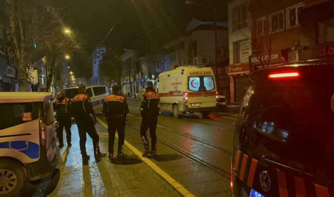 Eskişehir'in Odunpazarı ilçesinde çıkan silahlı kavgada 1 kişi yaralandı.