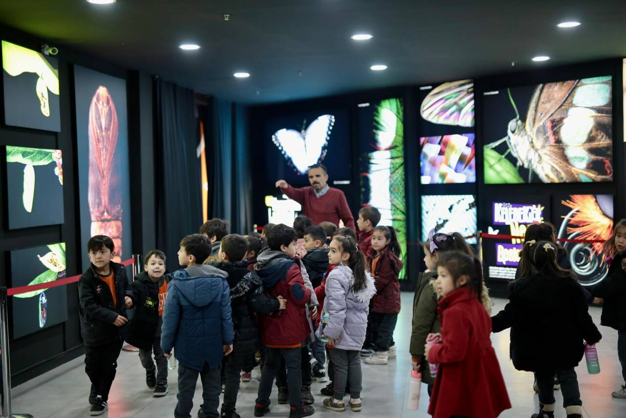 Aksaray Belediyesi, eğitime verdiği desteği yarıyıl tatilinde de sürdürüyor. Belediye