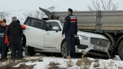  Sivas'ta meydana gelen buzlanma nedeniyle trafik kazası yaşandı. Kazada  Sivaslı