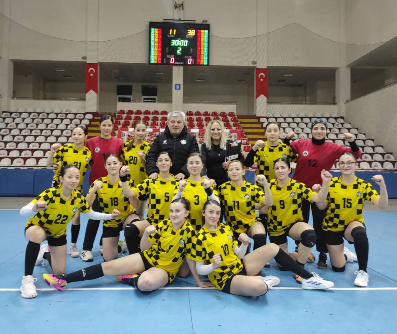 Aksaray Belediyespor Hentbol Takımı, Yıldızlar Türkiye Şampiyonası kapsamında gece yarısı