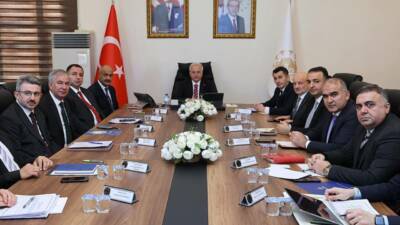 Aksaray Valiliği ev sahipliğinde gerçekleştirilen toplantıda, vali yardımcıları ve il