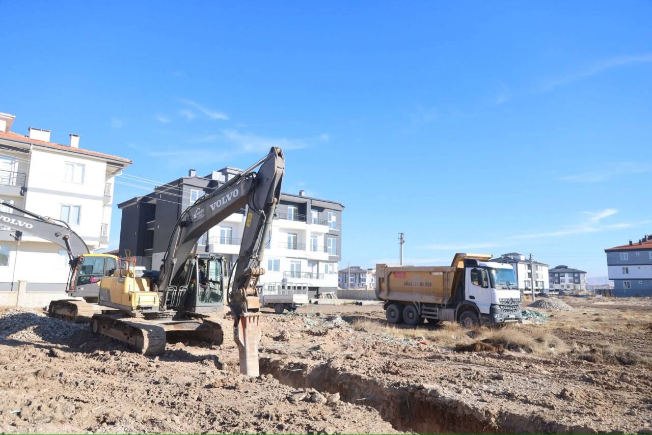 Aksaray Belediyesi, Aratol Mahallesinde yürütülen kanalizasyon hattı çalışması ile bölgenin