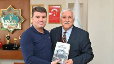 Aksaray Belediye Başkanı Dr. Evren Dinçer, önceki dönem Aksaray Milletvekili