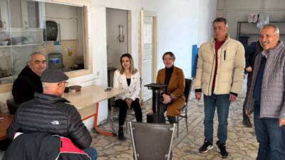 CHP Aksaray Merkez İlçe Başkanı Yasemin Turan Özdemir ve beraberindeki