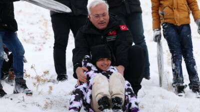 Aksaray Valisi Mehmet Ali Kumbuzoğlu, Yuva Köyünde yürütülen karla mücadele