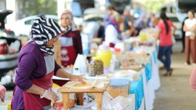 Aksaray Belediyesi tarafından desteklenen Hanımeli Pazarı, ev ortamında üretilen el