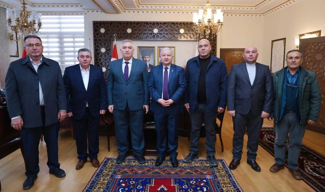 Türkiye Damızlık Sığır Yetiştiricileri Birliği Genel Başkan Yardımcısı Bekir Kayan’ndan valiye ziyaret! Aksaray Damızlık Sığır Yetiştiricileri Birliği Başkanı Bekir Kayan, birlik üyeleriyle