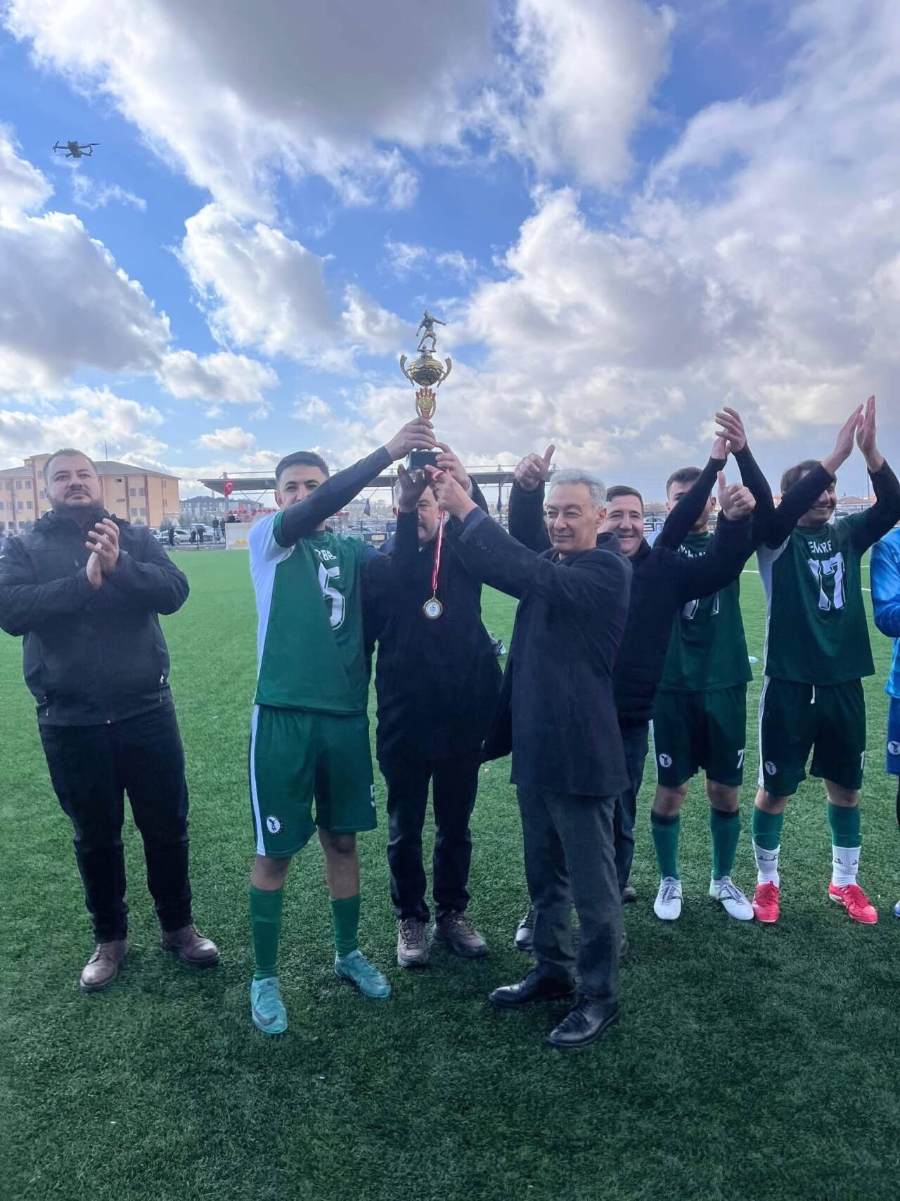 Bozcamahmutspor’un şampiyonluğu, köyler arası futbol turnuvasında sahada kıyasıya mücadele ve