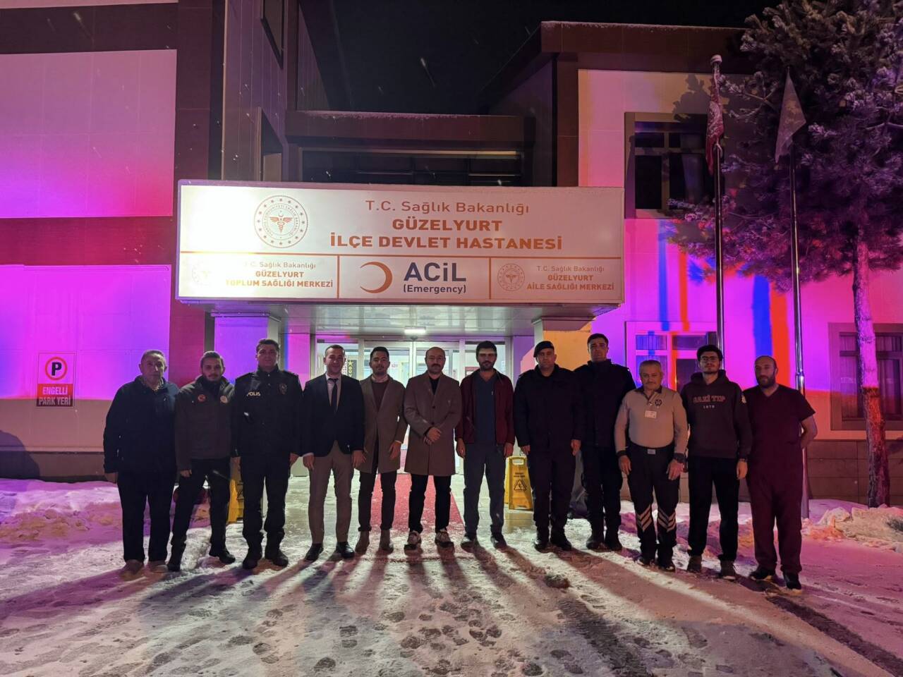 Güzelyurt Kaymakamı Süleyman Arat, yılbaşı dolayısıyla Güzelyurt Devlet Hastanesi ile