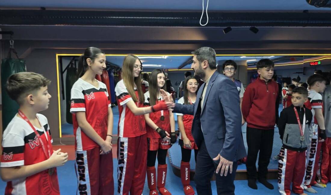 Ortaköy Belediyesi Spor Aktivite Merkezi bünyesinde yetişen kickboks sporcular, Okul