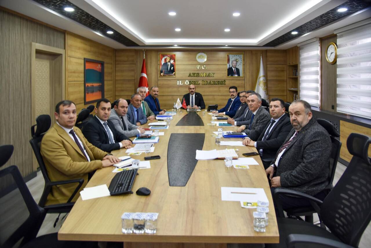 Aksaray İl Özel İdaresi tarafından düzenlenen değerlendirme toplantısında, 2025 yılı