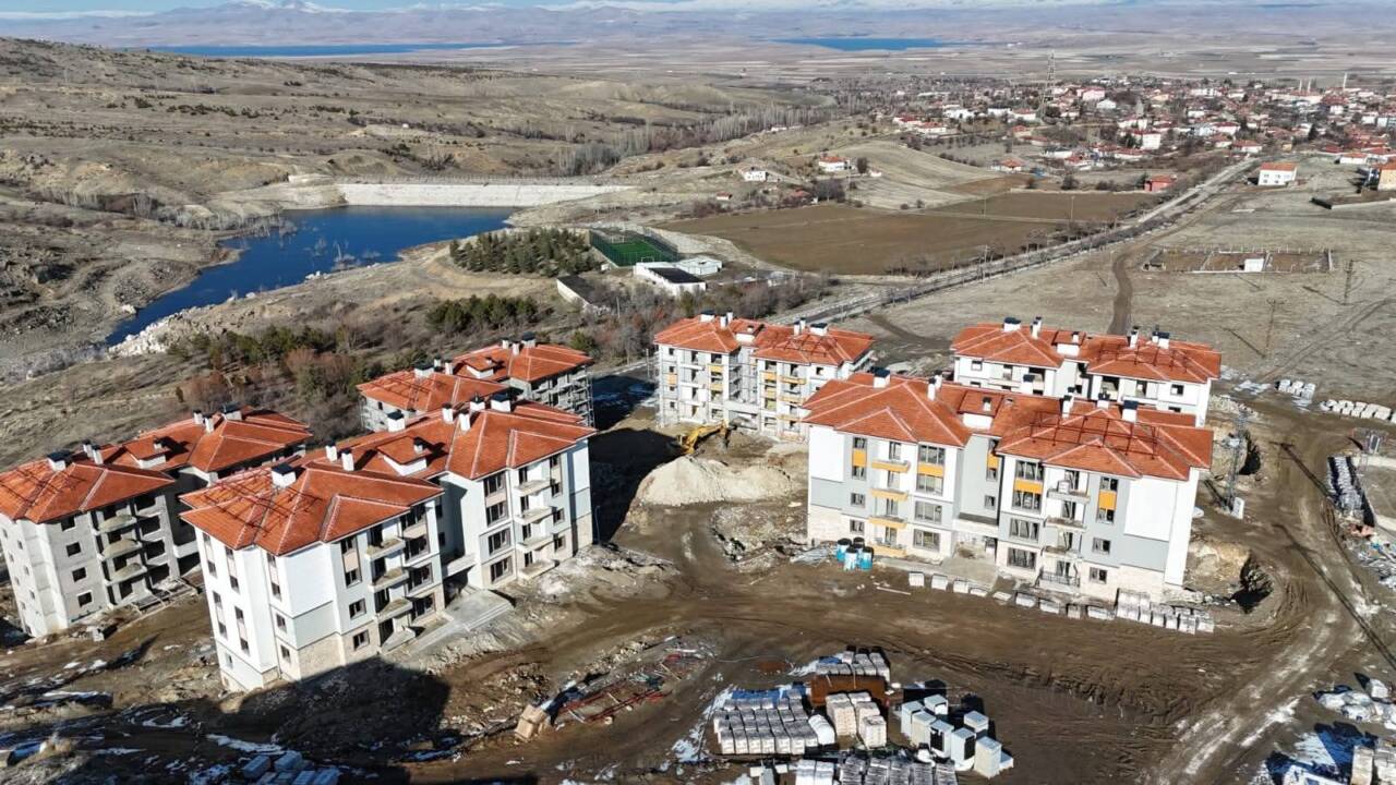 Aksaray Sarıyahşi ilçesinde Toplu Konut İdaresi Başkanlığı tarafından yürütülen 107