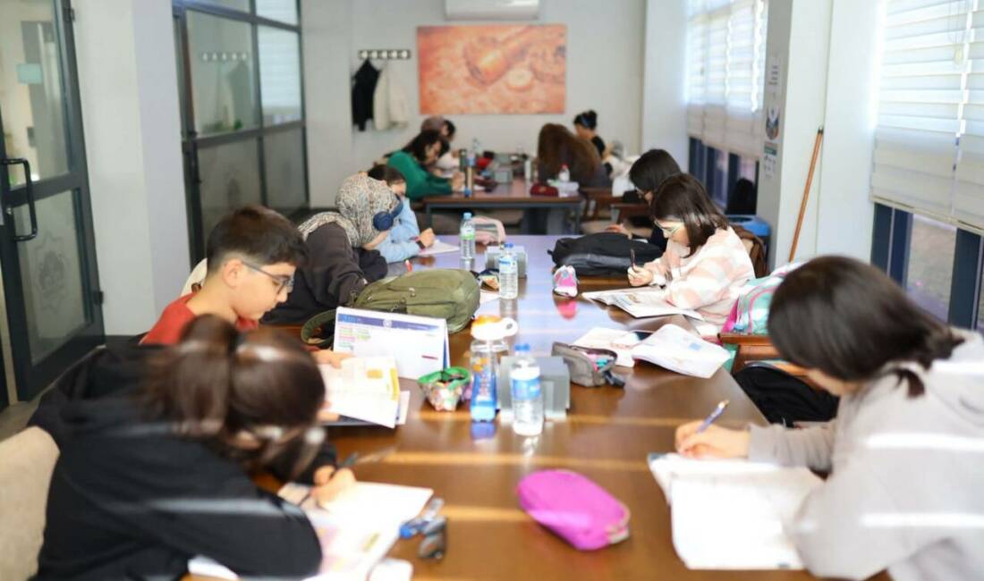 Aksaray Belediyesi bünyesinde hizmet veren Tapduk Emre Kitap Konağı, her
