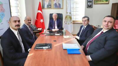 Aksaray Valisi Murat Duru, vali yardımcıları ile bir araya gelerek