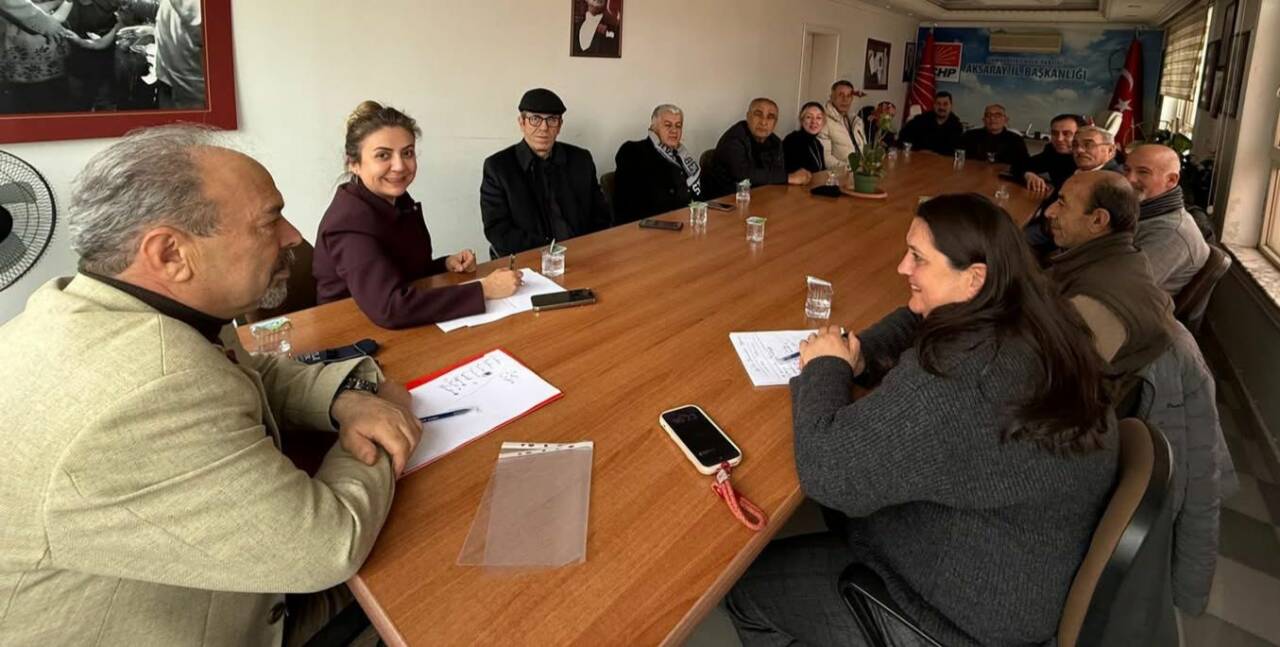 CHP Aksaray İl ve Merkez İlçe yönetimi, parti binasında belde