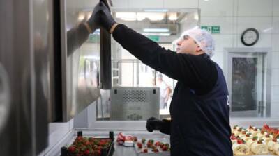Aksaray Belediyesi, kent genelinde faaliyet gösteren pastane imalathanelerine yönelik denetimlerini