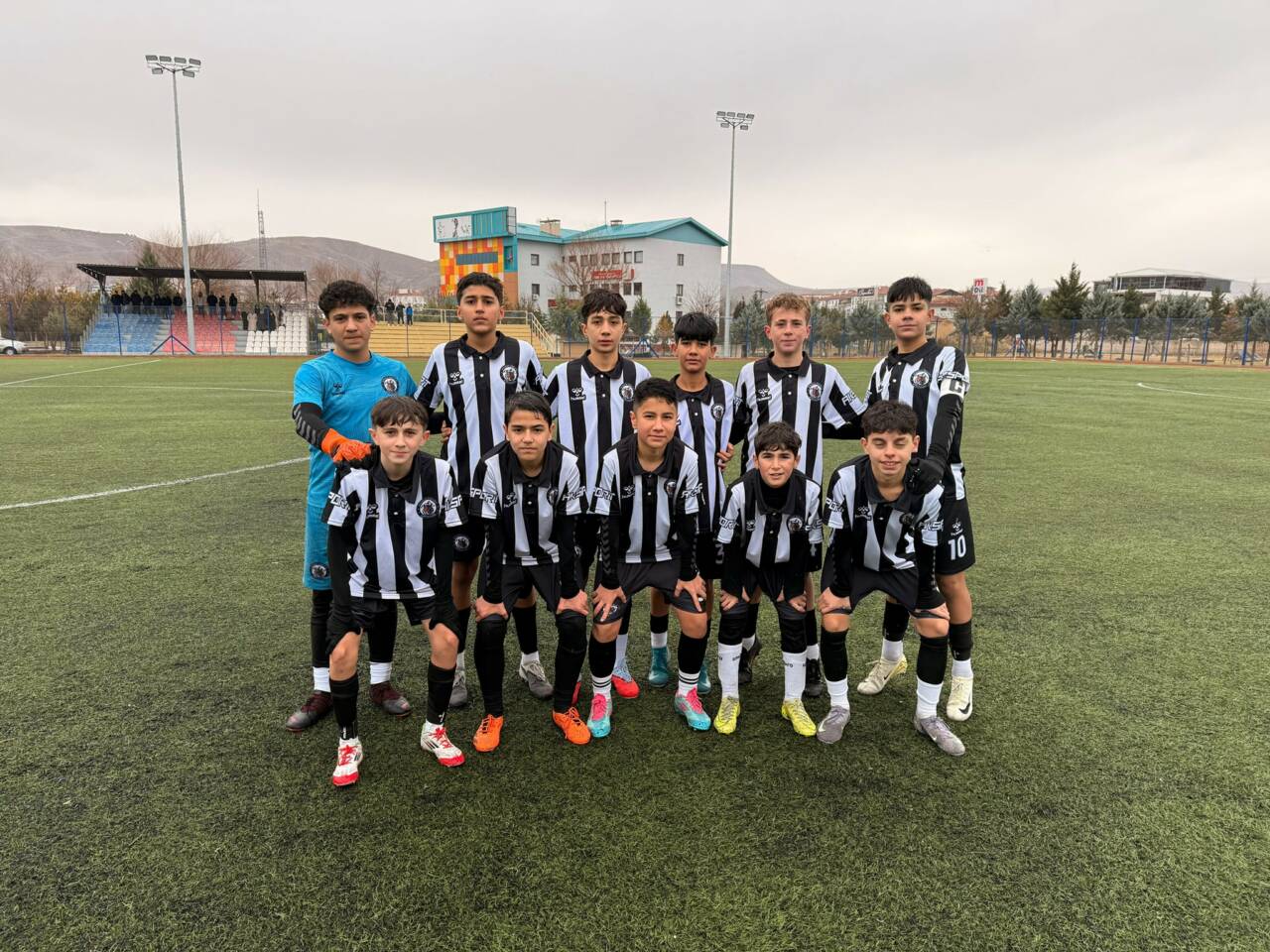 U14 Ligi’nde 8. hafta müsabakaları oynanan karşılaşmalarla tamamlandı. Haftaya lider