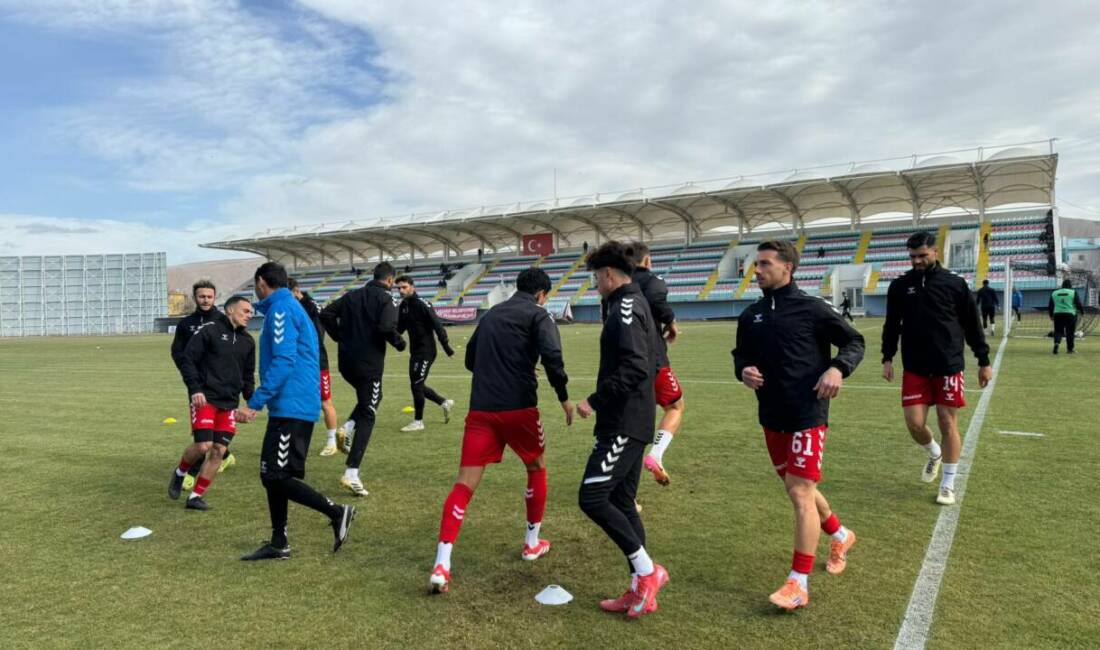 8-1’lik Mersin zaferiyle morallenen siyah-beyazlılar, cumartesi Arnavutköy Belediyespor’u yenip play-off