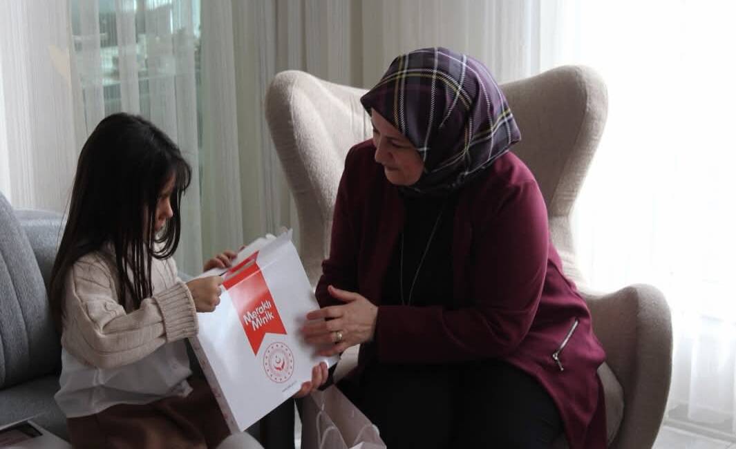 Aksaray’da ilk karne heyecanı, şehit kızı Ebrar Yaren Yıldız için