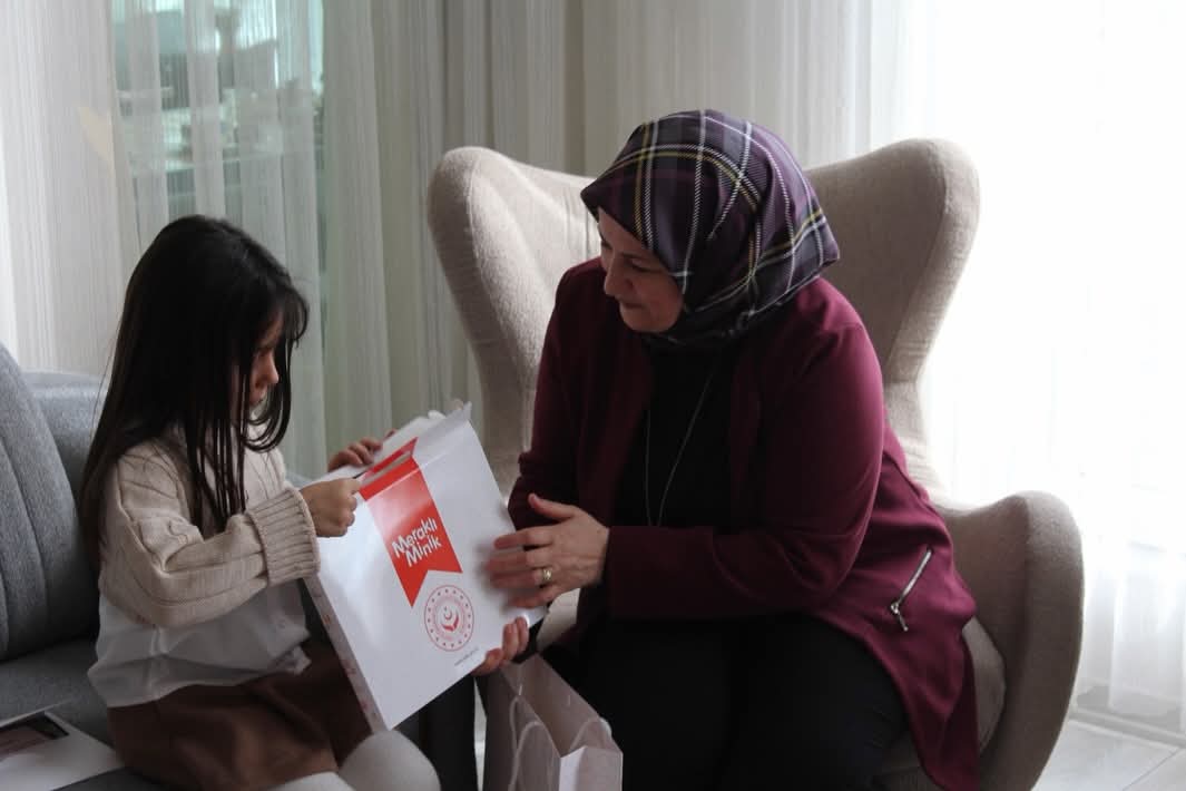 Aksaray’da ilk karne heyecanı, şehit kızı Ebrar Yaren Yıldız için