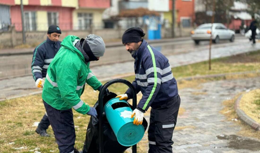 Aksaray Belediyesi, kent genelinde sürdürdüğü çevre düzenleme ve temizlik çalışmalarına