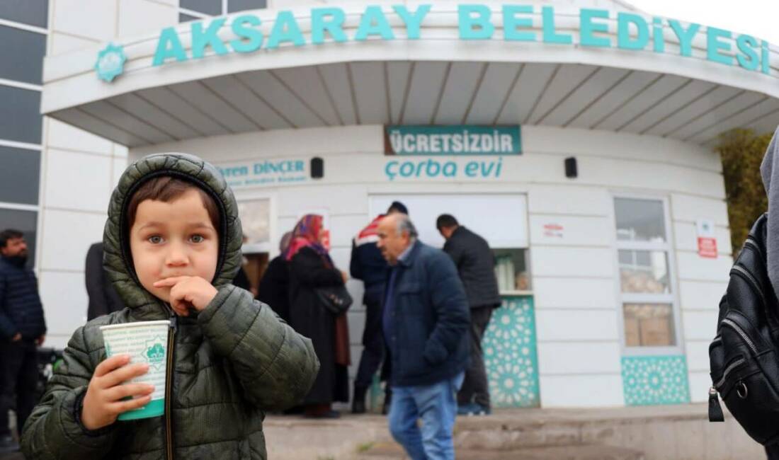 Aksaray Belediyesi tarafından Aksaray Eğitim ve Araştırma Hastanesi önünde kurulan