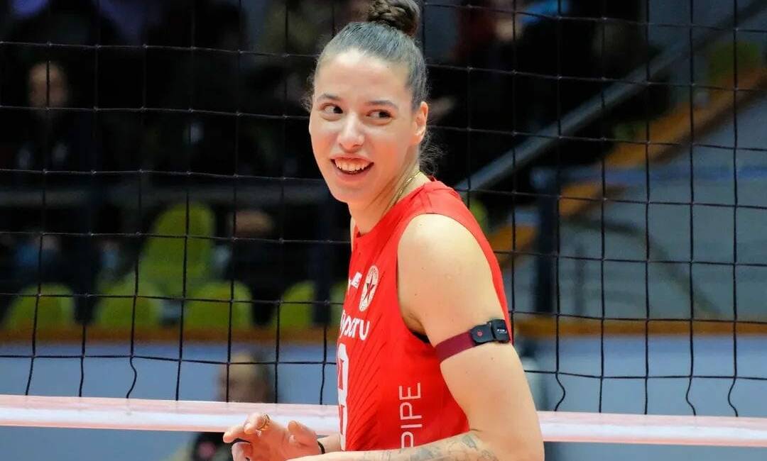 Dicle Nur Babat Fenerbahçe’ye geri dönüyor! Fenerbahçe Medicana Kadın Voleybol Takımı, sezonun kalan bölümü öncesi orta