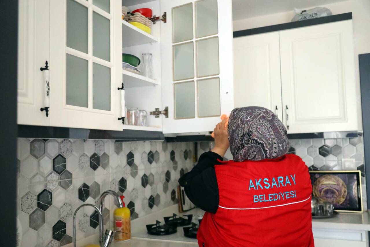 Aksaray Belediyesi, Evde Temizlik Hizmeti kapsamında yaşlı, engelli ve bakıma