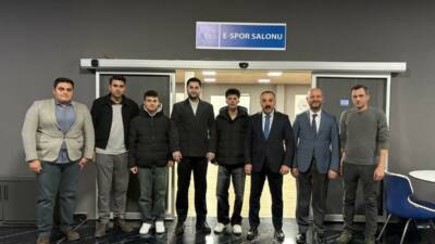 Türkiye E-Spor Federasyonu yetkilileri, Aksaray E-Spor Gençlik Merkezi’ni ziyaret etti;