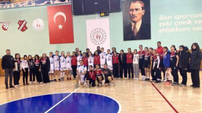 Aksaray’da düzenlenen Okul Sporları Yıldız Kızlar Basketbol İl Birinciliği müsabakaları