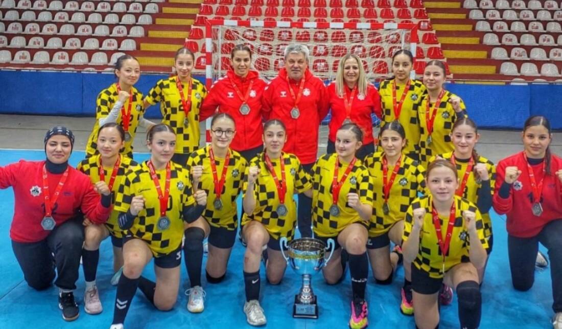 Amasya’da düzenlenen Türkiye Yıldız Kızlar Hentbol Şampiyonası’nda Aksaray Belediyespor, finalde