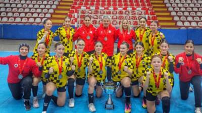 Amasya’da düzenlenen Türkiye Yıldız Kızlar Hentbol Şampiyonası’nda Aksaray Belediyespor, finalde