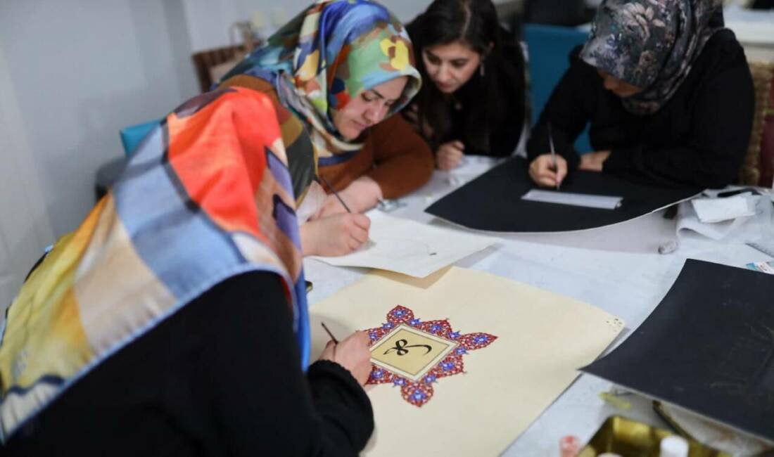 Aksaray Belediyesi bünyesinde faaliyet gösteren AKMEK kurslarında kadınlara yönelik eğitim
