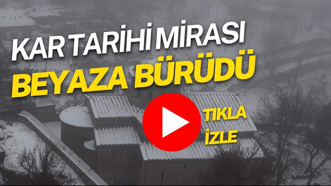 Aksaray’ın Güzelyurt ilçesinde etkili olan kar yağışı, tarihi kilise ve
