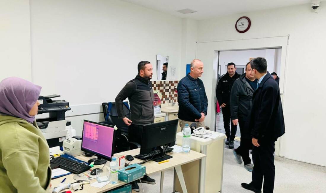 Eskil Kaymakamı Taha Soydaş, yılbaşı dolayısıyla görevleri başında bulunan kamu
