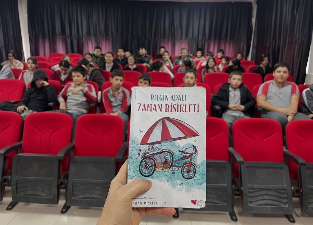 Gülağaç Gençlik Merkezi tarafından Şehit Abdullah Satılmış Ortaokulu’nda düzenlenen kitap