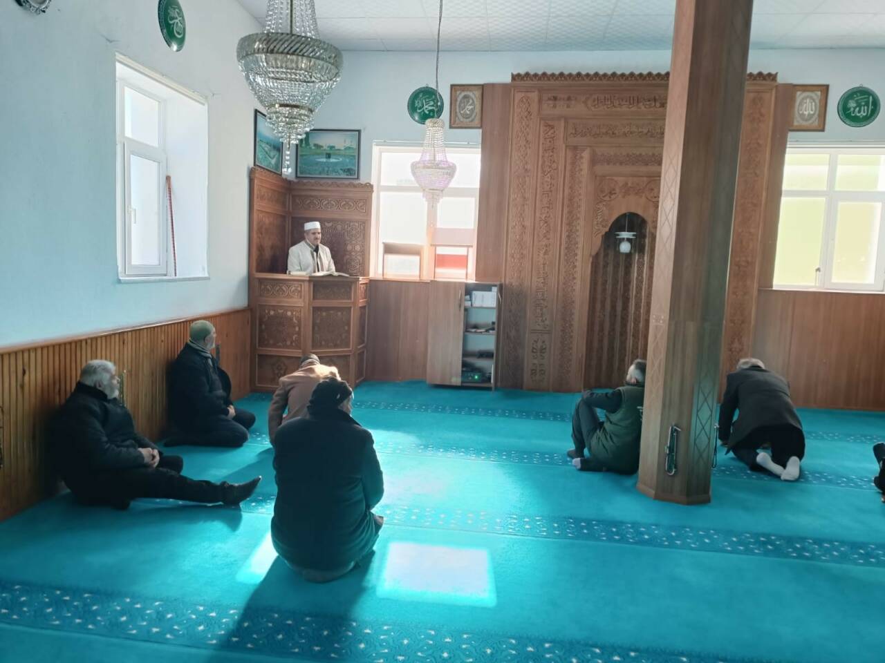 Ağaçören İlçe Müftüsü Adem Bozkurt, Avşar Köyü’nde kılınan cuma namazı
