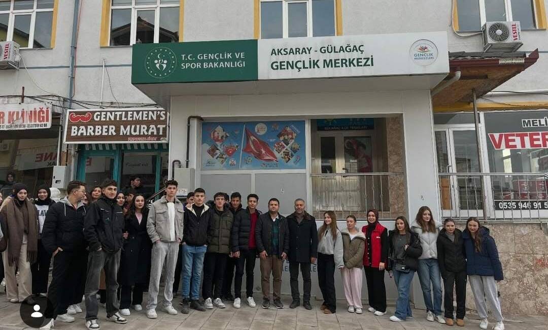 “Okullar Merkezimde” projesi kapsamında Gülağaç Gençlik Merkezi, 75. Yıl Anadolu
