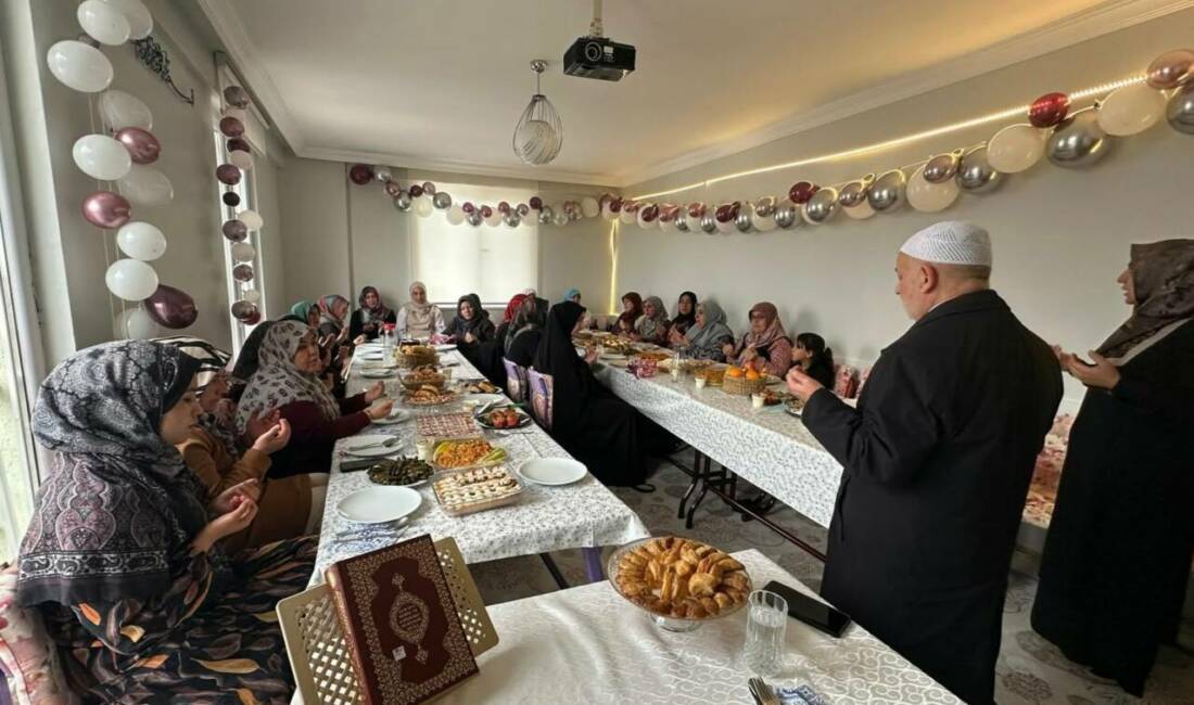 Aksaray İl Müftüsü Veysel Işıldar, “Öğrenci Günü Yardım Programı” kapsamında