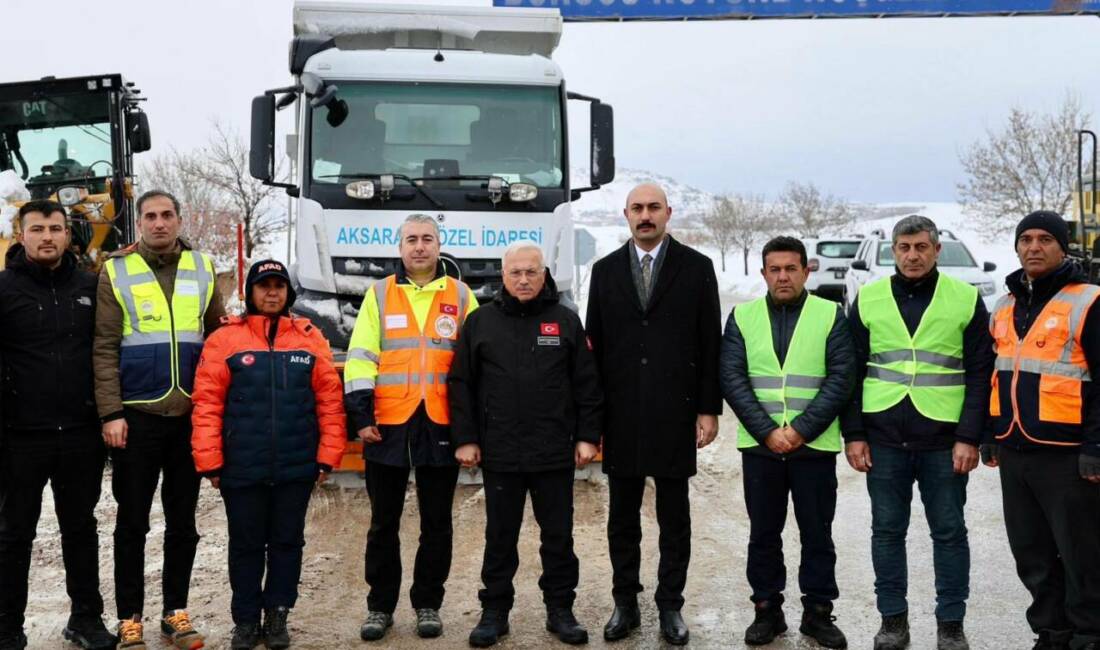 Aksaray Valisi  Mehmet Ali Kumbuzoğlu, yoğun kar yağışıyla birlikte sahada