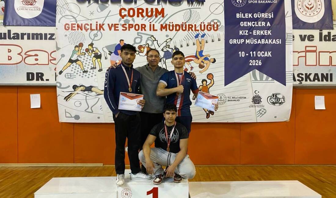 Aksaray Anadolu İmam Hatip Lisesi öğrencileri Çorum’daki grup müsabakasında üç