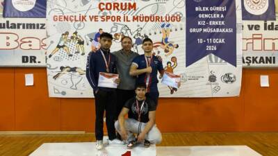Aksaray Anadolu İmam Hatip Lisesi öğrencileri Çorum’daki grup müsabakasında üç