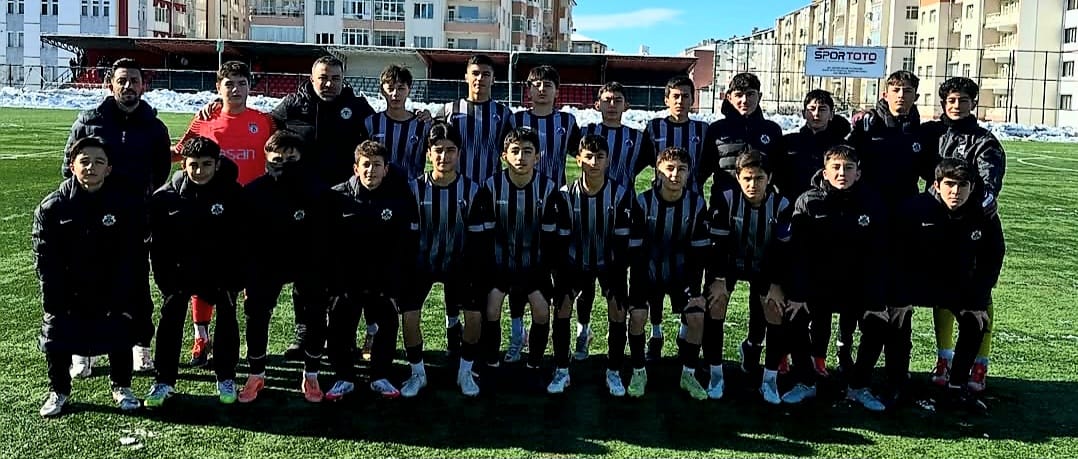 Aksaray Belediyespor Akademi U-14 takımı, oynadığı lig maçında Yozgat Bozokspor