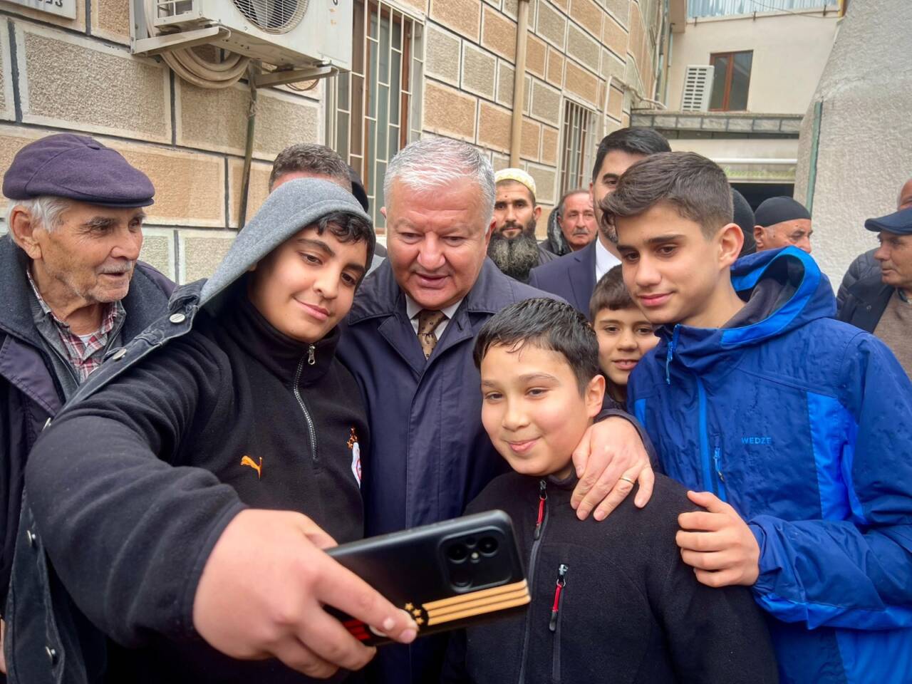 Aksaray Valisi Murat Duru, vatandaşlarla bir araya gelerek sohbet etti,