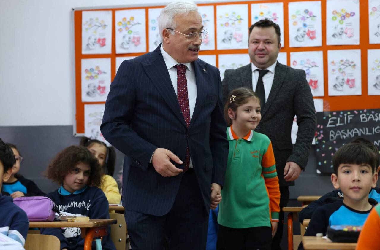 Aksaray’da ilkokul üçüncü sınıf öğrencisi Ecem Bera Şahan, sınıf başkanlığı