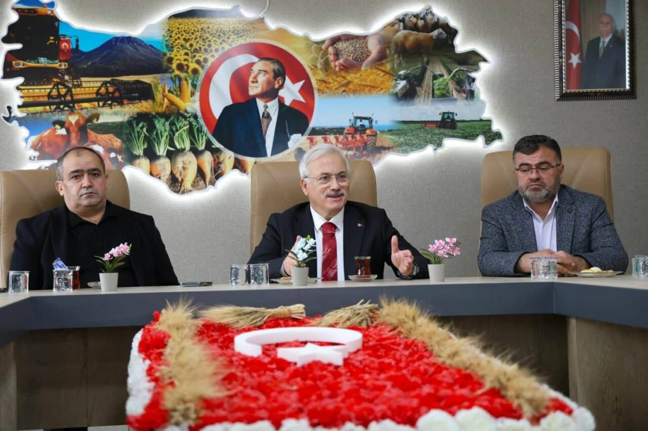 Aksaray Valisi Mehmet Ali Kumbuzoğlu, veda programları kapsamında Ziraat Odası’nda